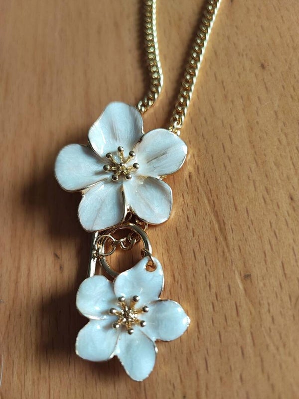 collier double fleur