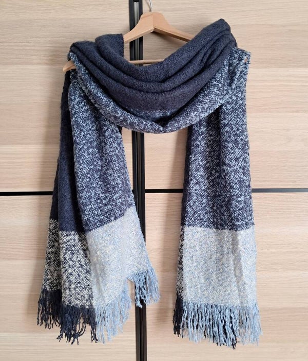 VERKOCHT! Sjaal zacht blauw