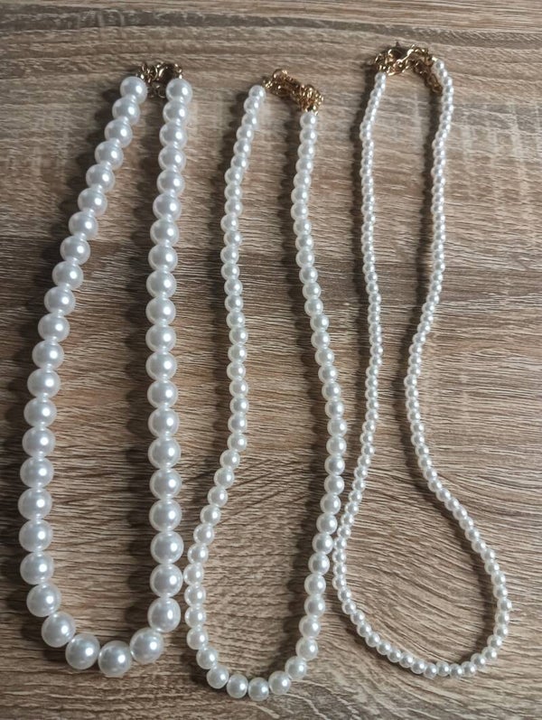 Collana in perle sintetiche