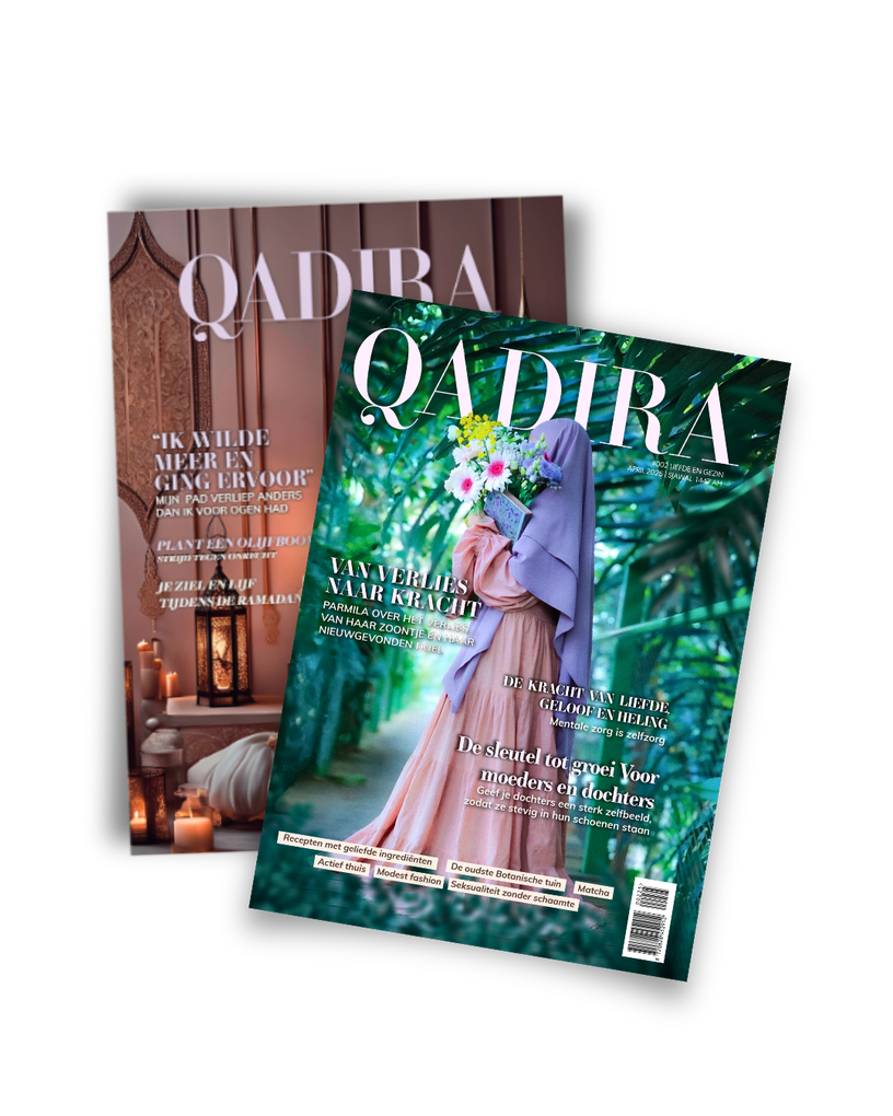 De twee tijdschriften van Qadira Magazine