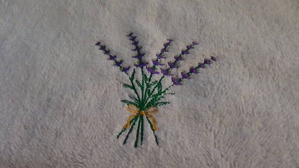 Asciugamano bianco in cotone 100% ricamato mazzo lavanda 40x60 cm