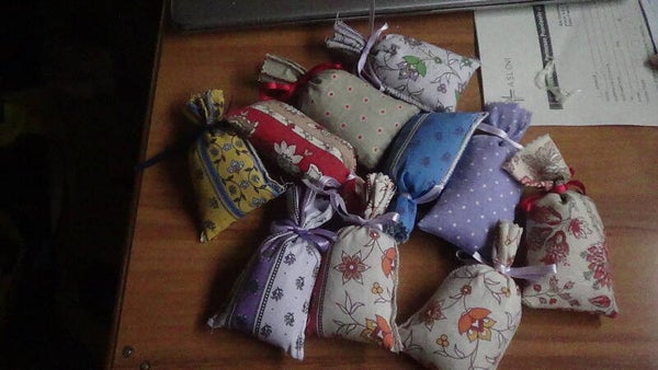 10 sacchetti cotone assortiti da oltre 15 gr di lavanda foto non contrattuale