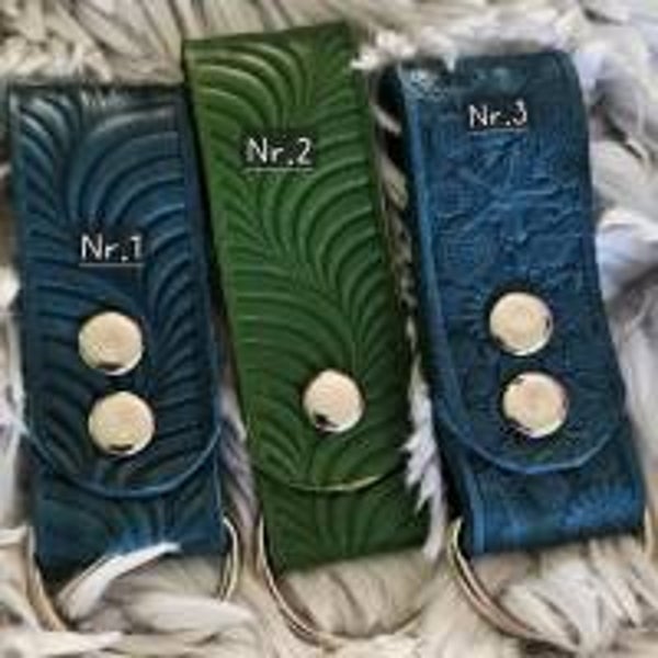 Gürtelschlaufen für Damen aus geprägtem Leder, div. Varianten