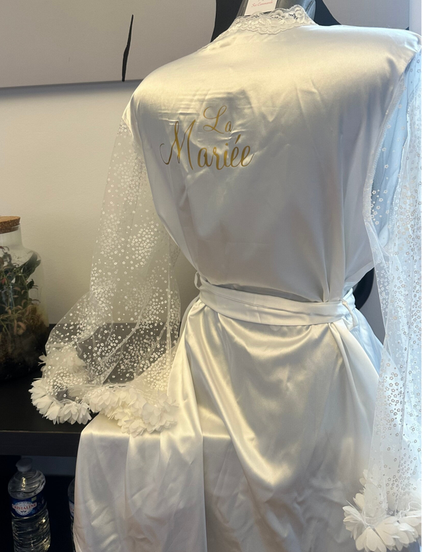 Élégant Peignoir Mariée en Satin et Dentelle