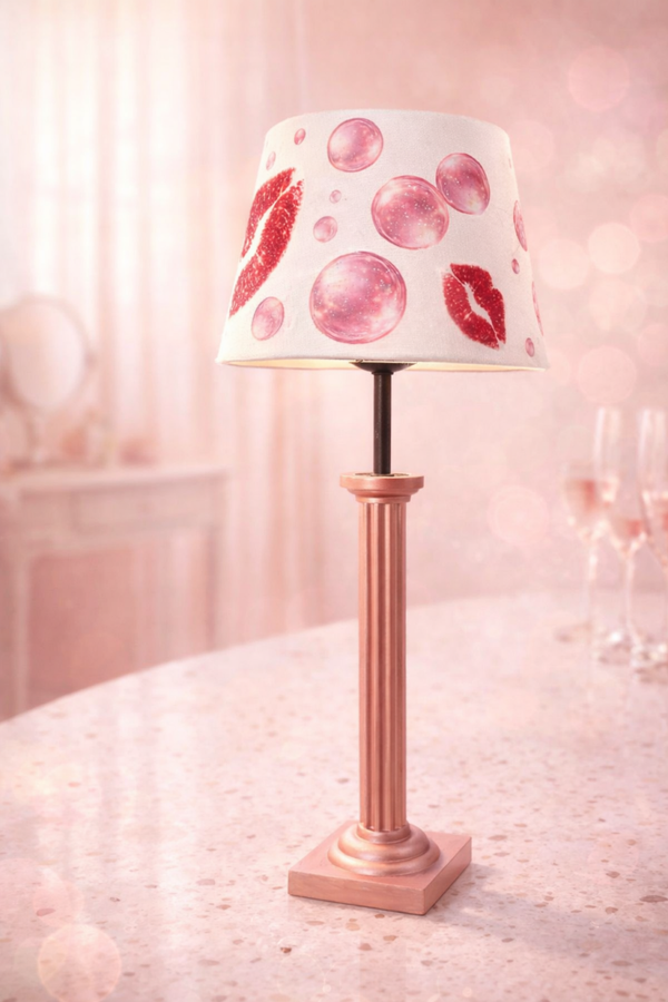 Flirty - speelse tafellamp met lippen en glans