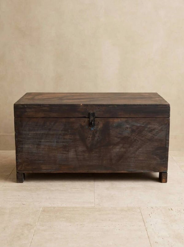 Stoere oude Indiase houten kist