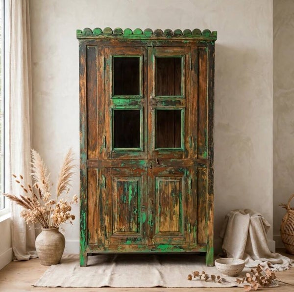 Oude houten vitrinekast met groene patina en kroonlijstje - uniek