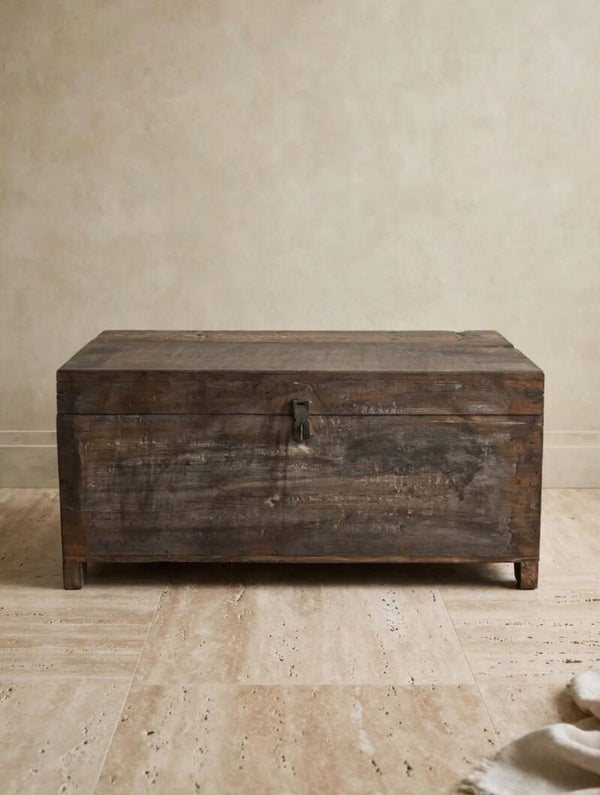 Stoere oude houten Pitara kist