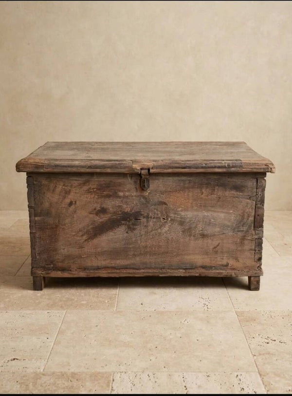 Oude houten opbergkist