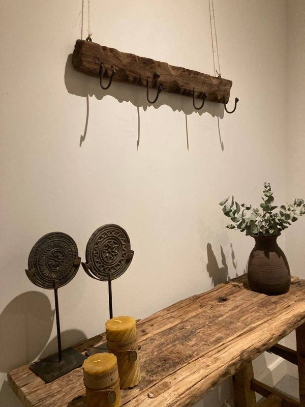 Houten kapstok gemaakt van een oud tempelstuk - 74 cm breed