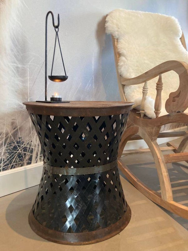 Stoere salontafel/bijzettafel van metaal - model kegel