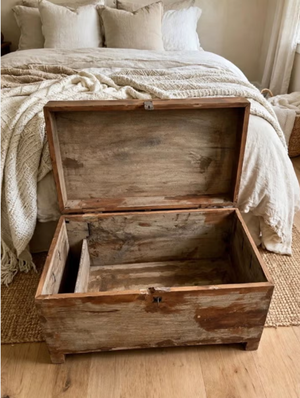 Stoere oude houten kist uit India - 68x45x40cm