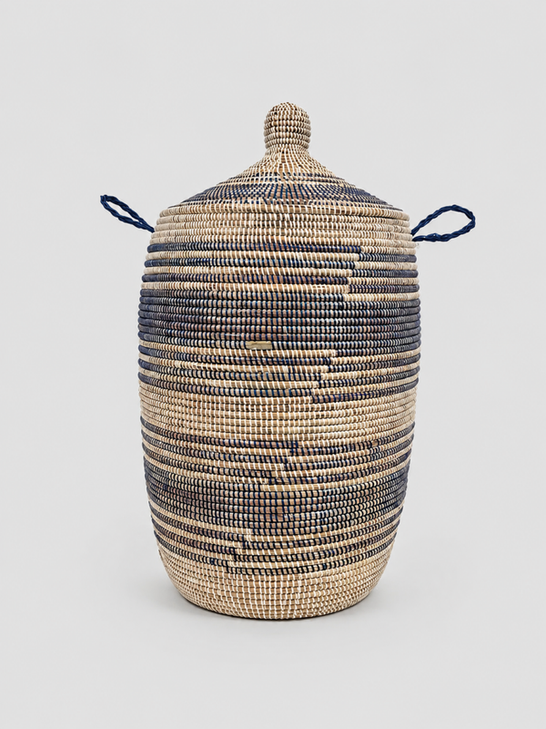Handgemaakte Afrikaanse mand met deksel – Naturel/zwart of Grijsblauw