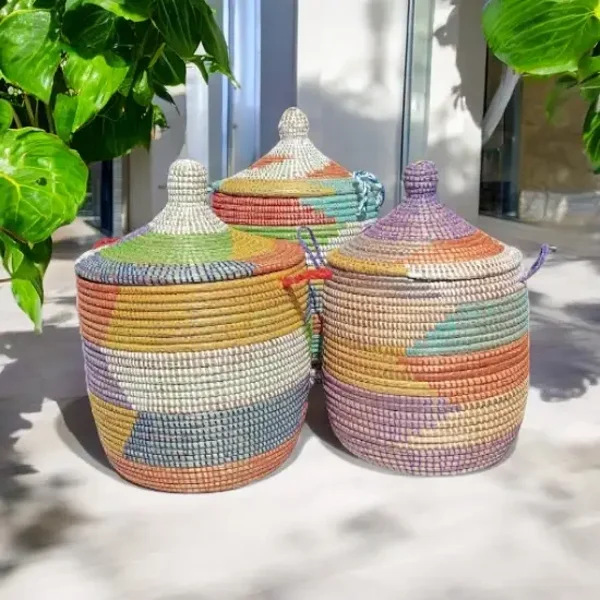 Handgemaakte gevlochten opbergmand met deksel – kleurrijk design