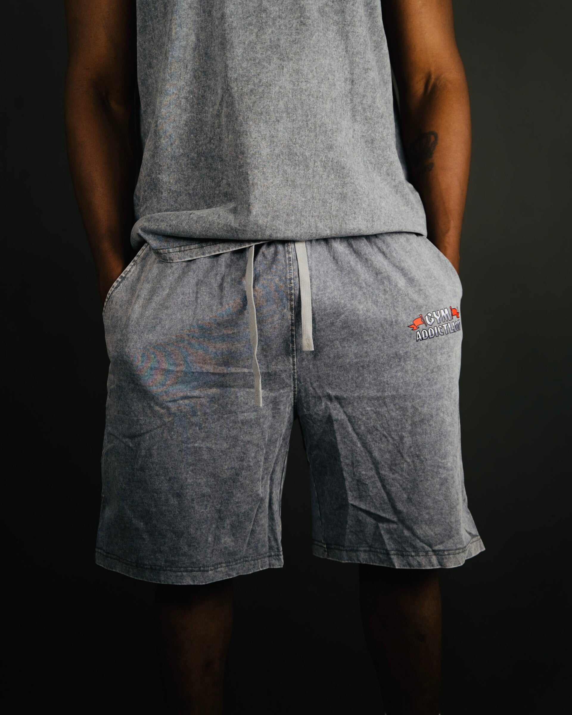 GymAddictLion® Herren Wordmark Washed Shorts – Grey
