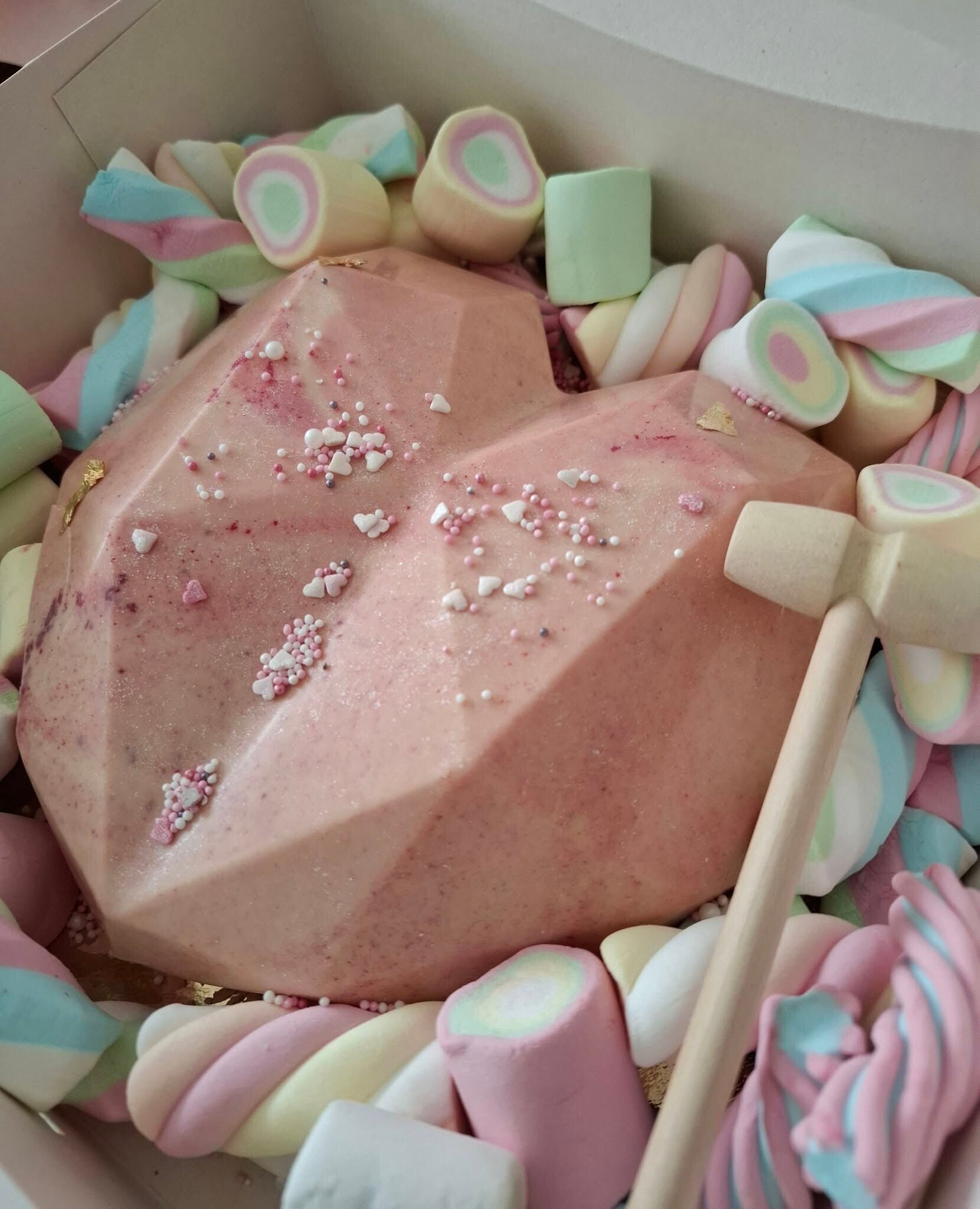 Coeur de chocolat blanc avec surprise
