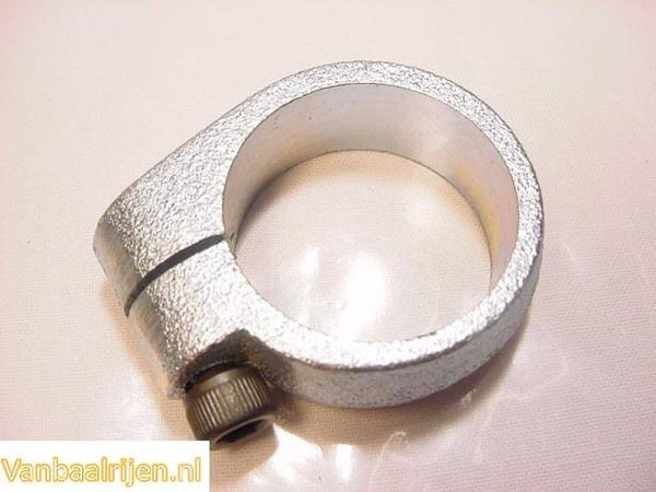 UI039 - Uitlaatklem cilinder