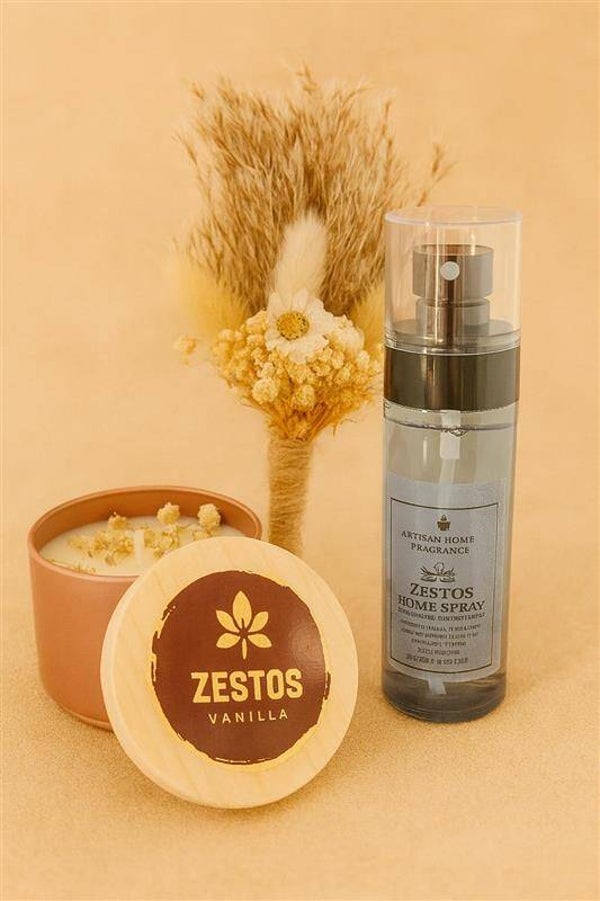 Kleine kaars Vanille + Huisspray (inclusief mini boeket droogbloemen)