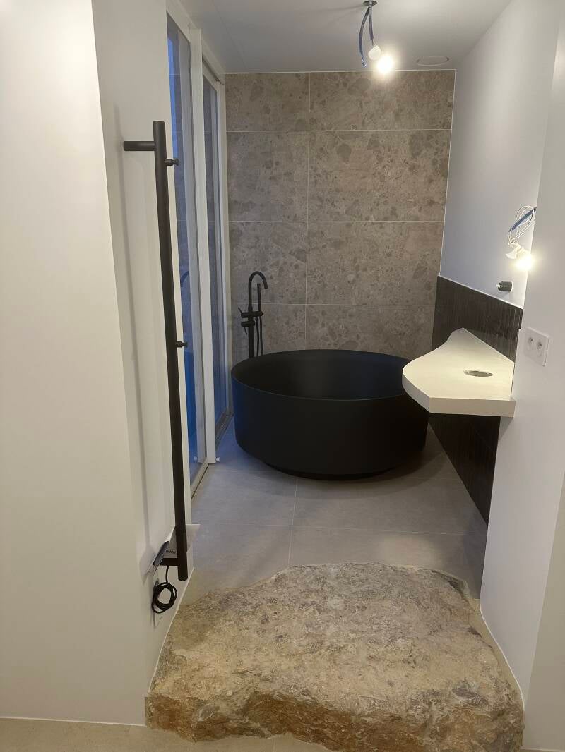 création de salle de bain et béton ciré 