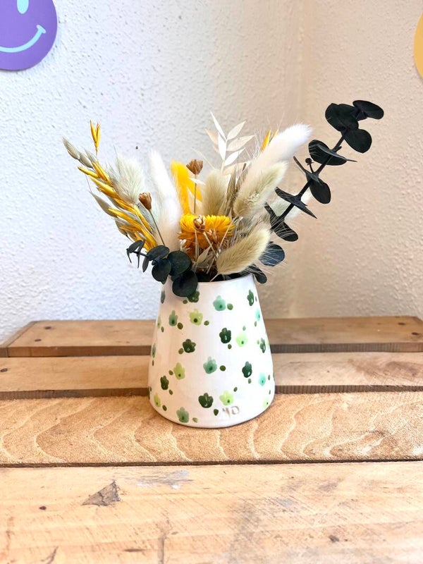 Vaasje groene bloemetjes