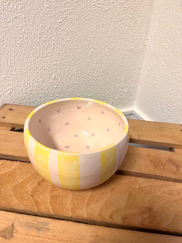 Bowl yellow stripes