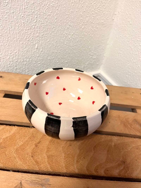 Bowl black stripes
