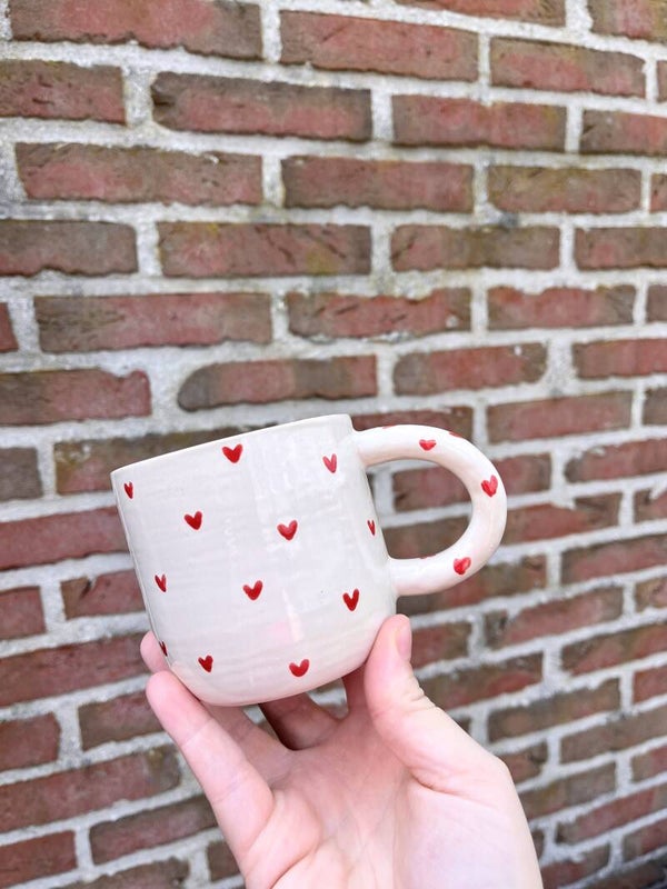Mok red hearts