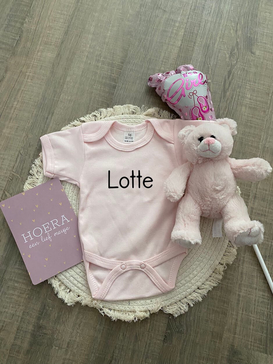 Kraamcadeau roze romper met naam