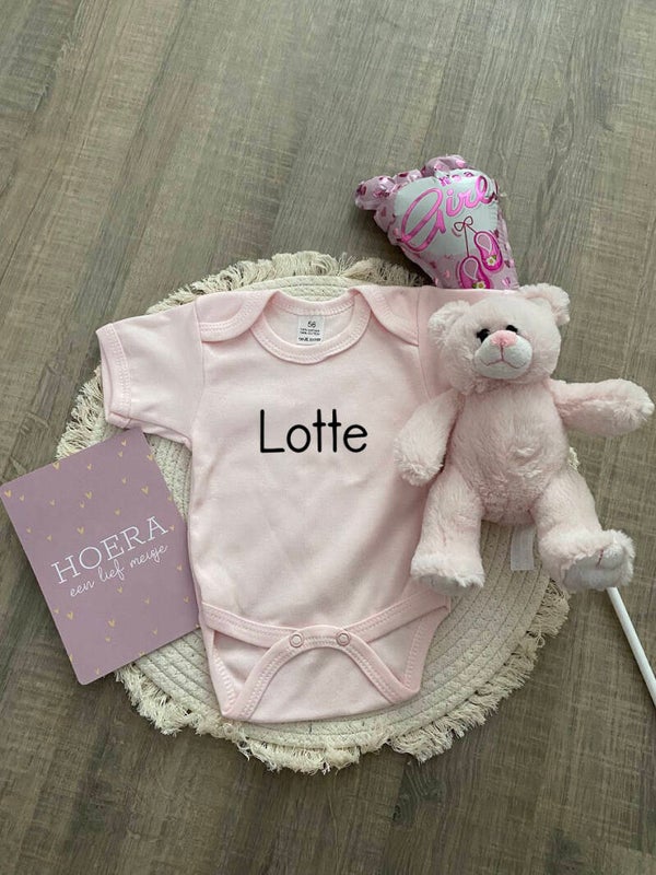Kraamcadeau roze romper met naam