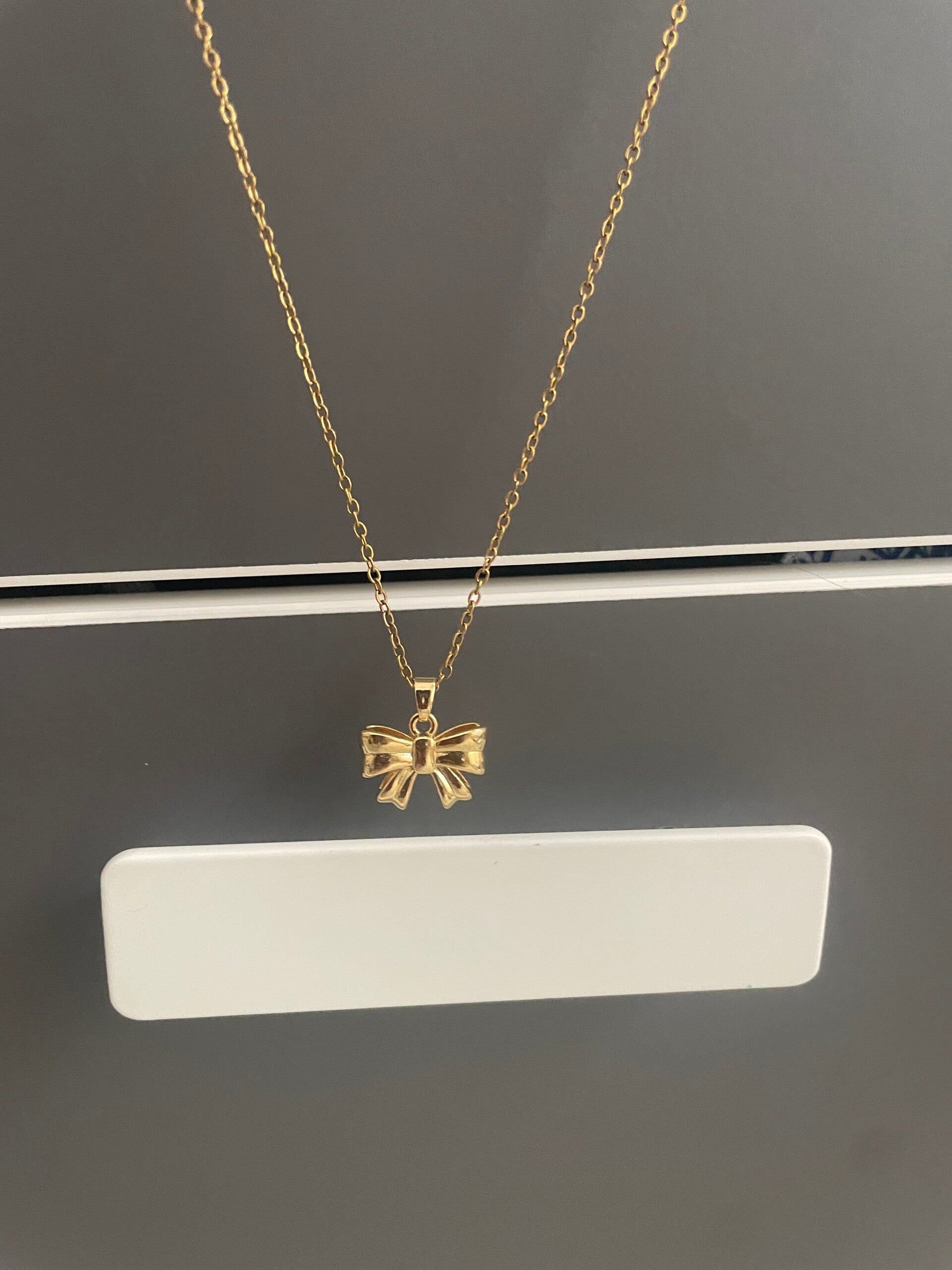 bow necklace