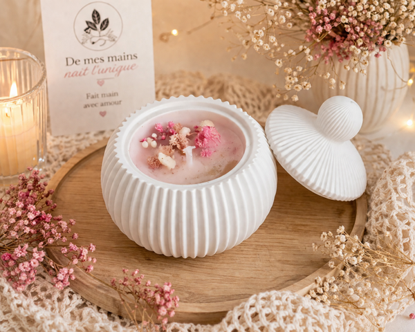 🌸 Bougie artisanale en aquaresin & cire de soja