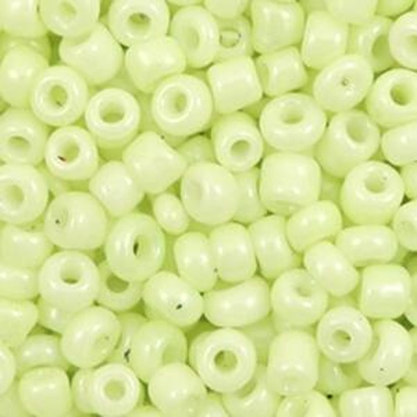 Sunny pastel lime green! (4mm)