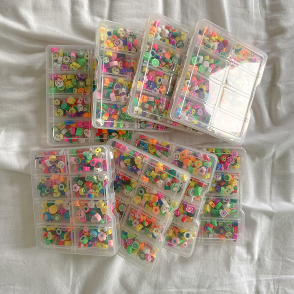 Polymeer kralen mix pakket (inclusief 8 vakken bakje)
