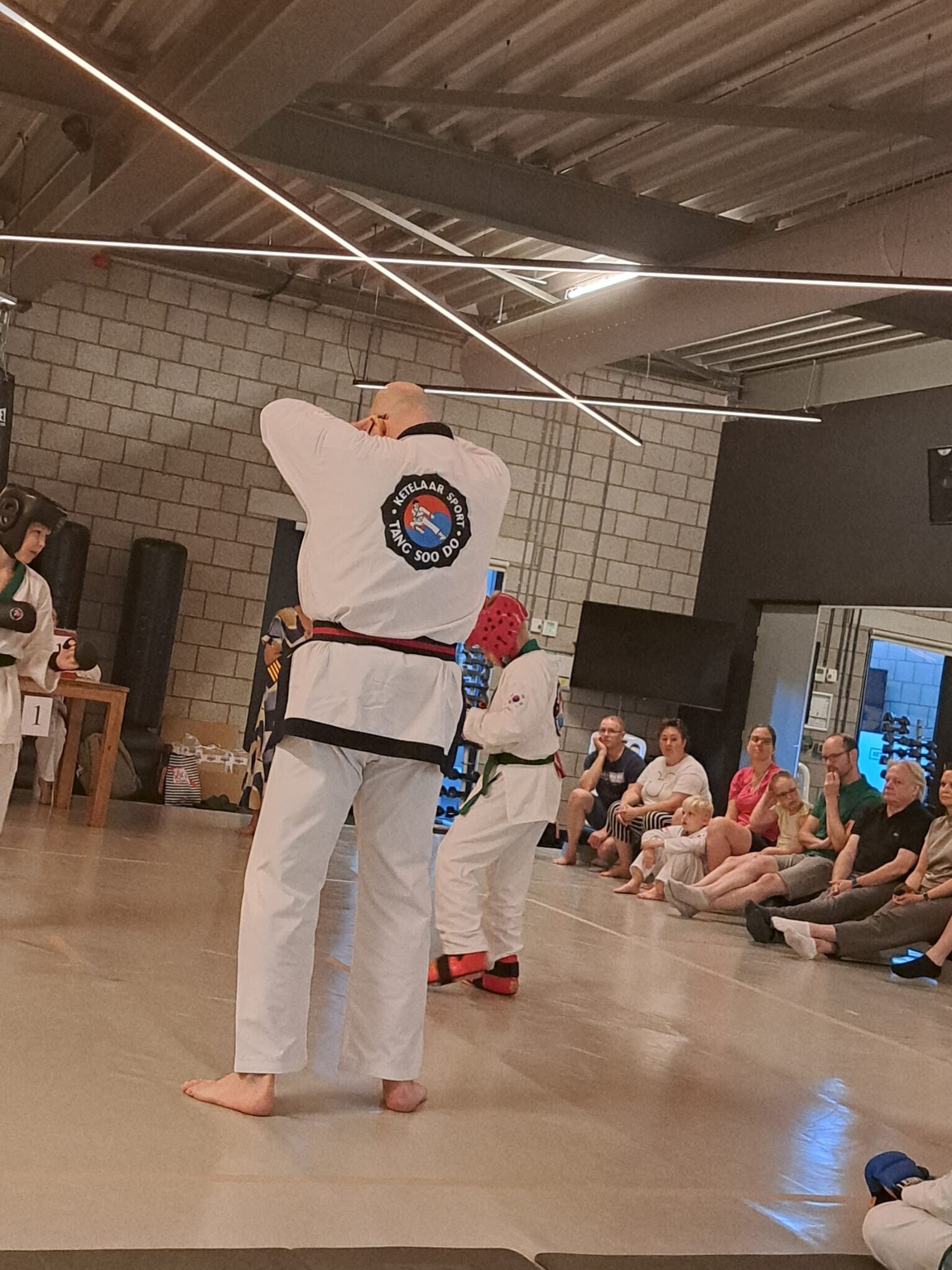 aoyt1042-standard.jpg