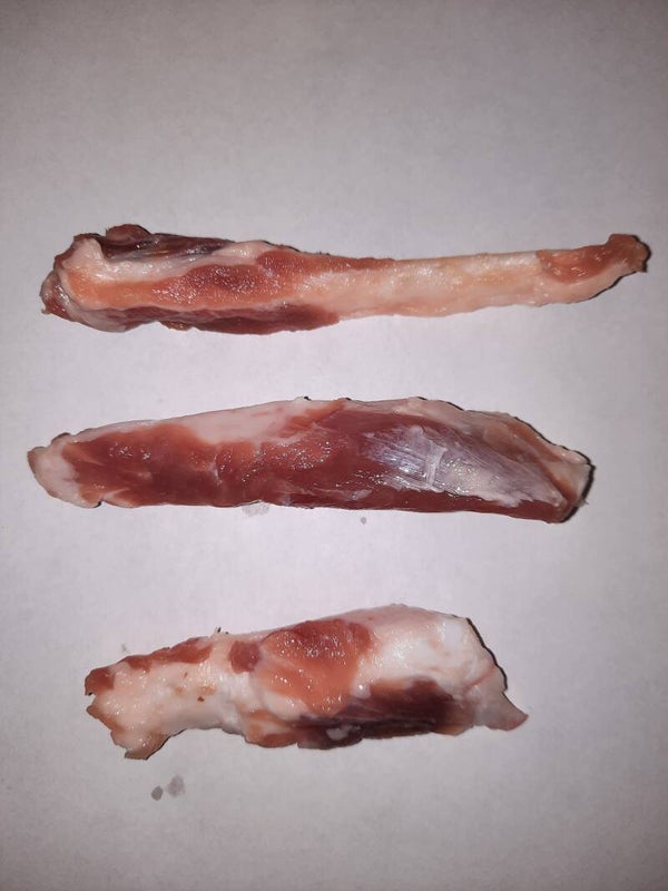 Knarsbeen small +/- 600gr . ( verpakte porties van circa 160 tot 200 gram )