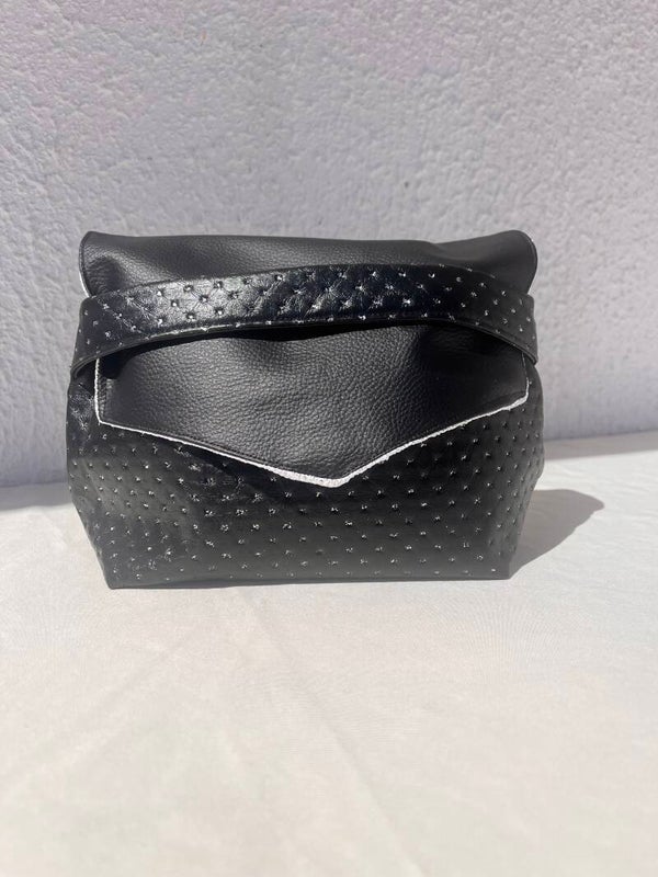 Trousse à rabat grand modèle noire et argentée