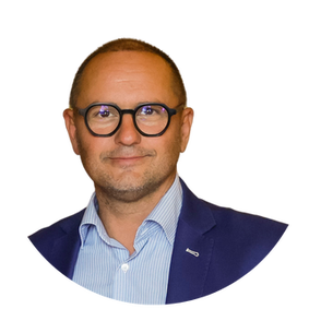 Illés Csaba alumni portré