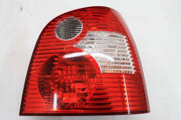 (VW Polo 9N3 Facelift) Rückleuchte Rechts (Beifahrerseite) HELLA (Teilenummer: 6Q6 945 096 AB)