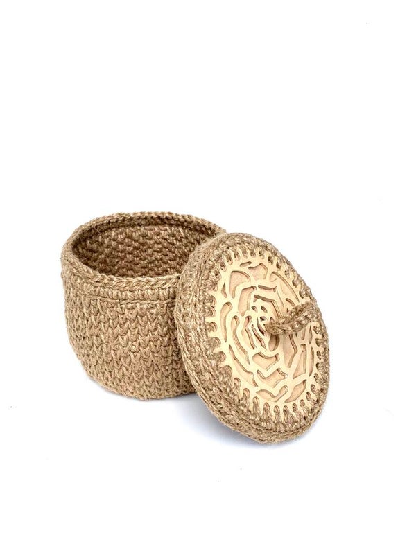 Panier avec son couvercle en bois