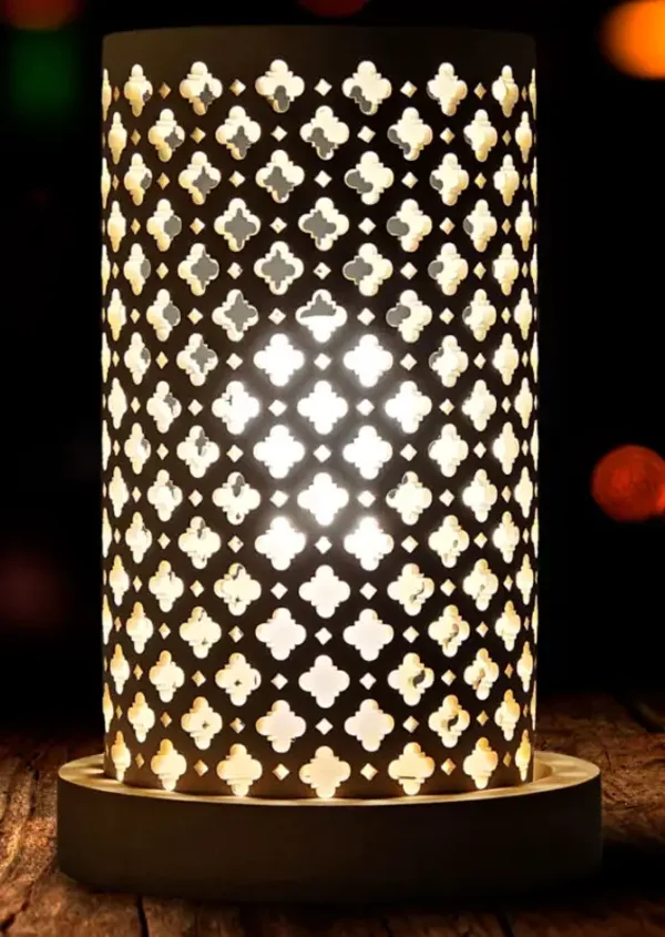 Lampe en céramique avec ornement de fenêtre alpin H 26 cm
