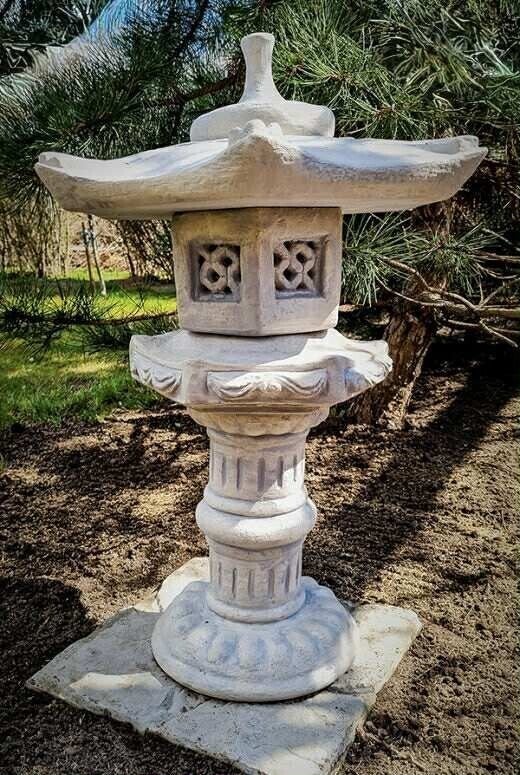 Grande lanterne japonaise en pierre pour jardin zen – H 85 cm