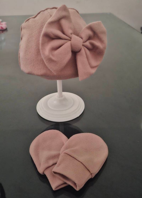 Newborn mutje met krabwandjes beige