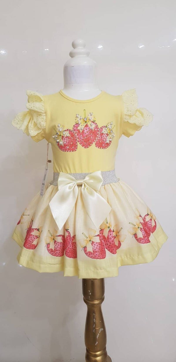 Luxery strawberry set yellow
