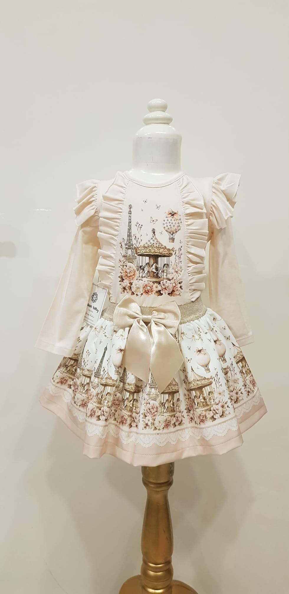 Luxery set carousel beige