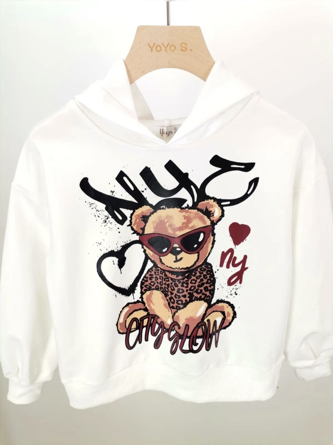 Sweater bear wit