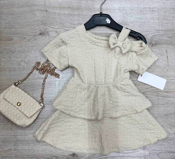Beige jurkje met tasje