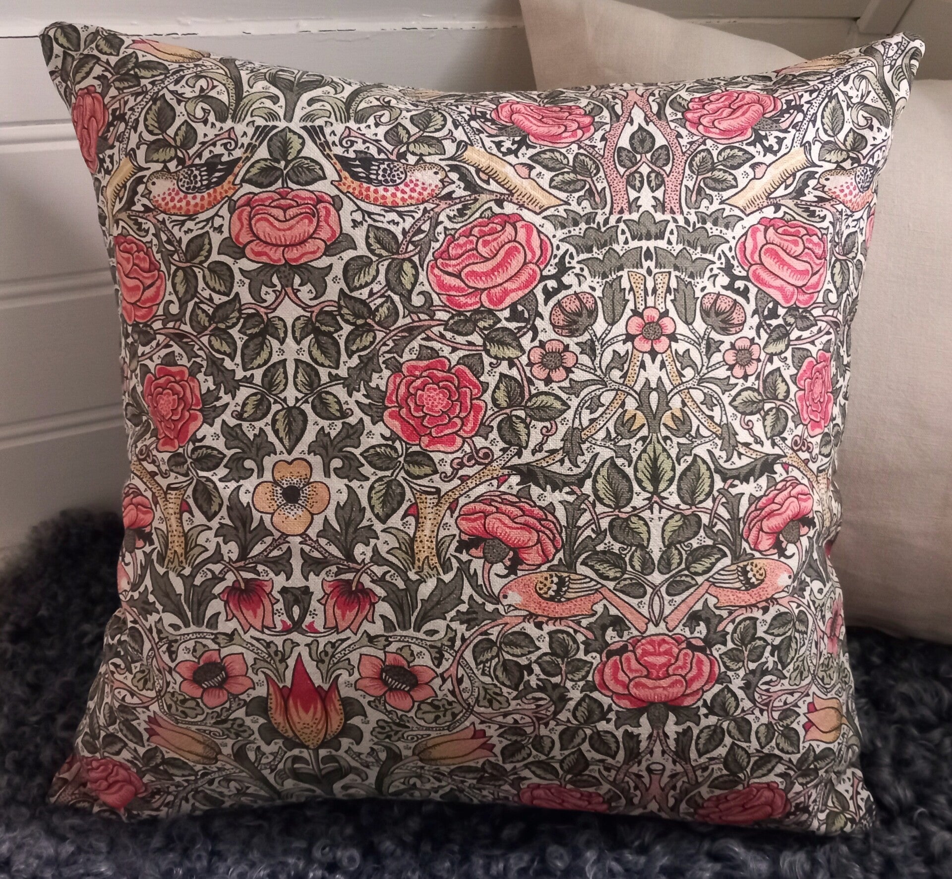 Kuddfodral Birds and roses