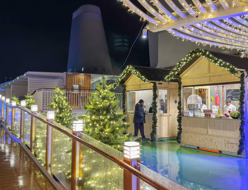 Weihnachtsmarkt auf AIDAnova