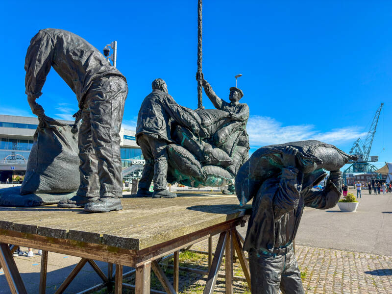 Hafenarbeiter Statuen