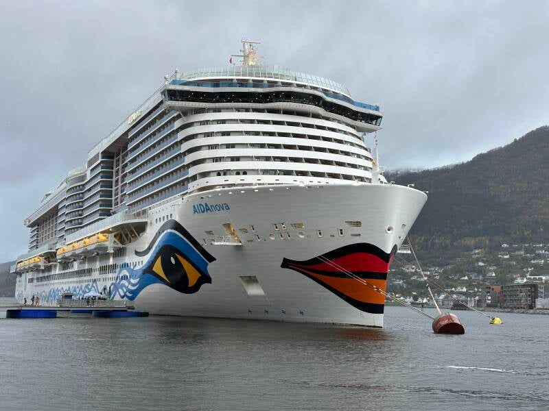 AIDAnova im Nordfjord Norwegen